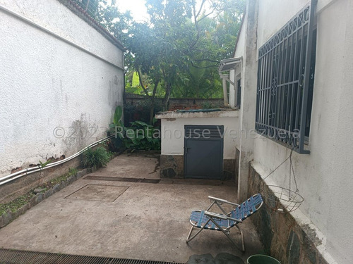 Casa En Venta En Country Club Caracas Para Remodelar Pozo De Agua Chacao Caracas Casas Angela Tochon 2000 Metros Terreno
