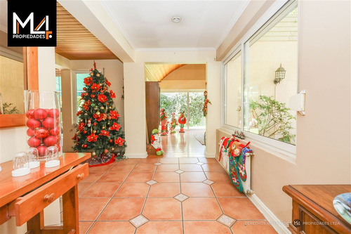 Hermosa Casa Aislada Con Excelente Conectividad Las Condes