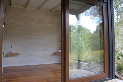 Moderna Tiny House Inserta En Parcela De Bosque Nativo