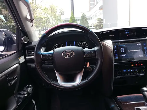 Toyota Fortuner Srv 2.7 Aut 7p