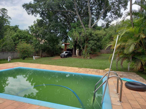 1.045m², Casa Com 02 Dormitórios, Piscina E Churrasqueira !!