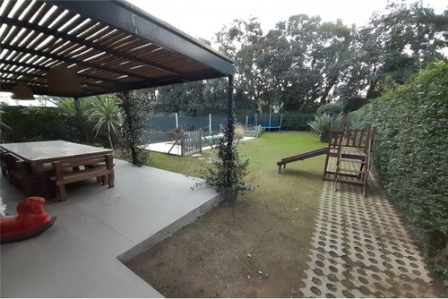 Venta Casa Loma Verde Gran Jardín Y Pileta
