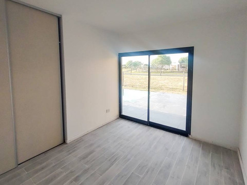 Imagen 17 de 30 de Moderna Casa De 4 Ambientes A Estrenar En Venta En San Ramiro, Pilar Del Este