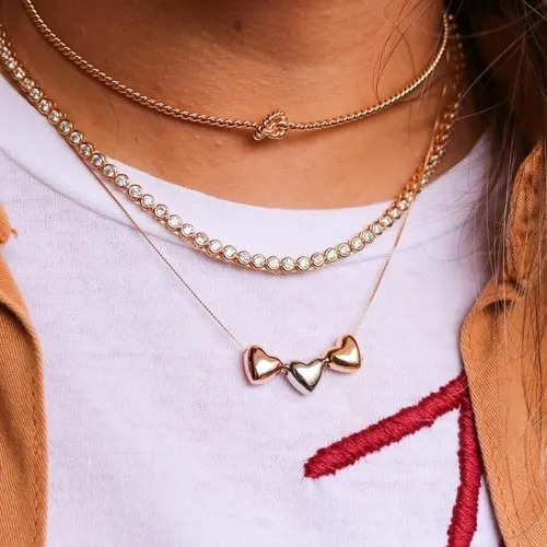 Imagem 4 de 6 de Conjunto Colar E Brinco Amoeto Corações Banho Ouro E Ródio