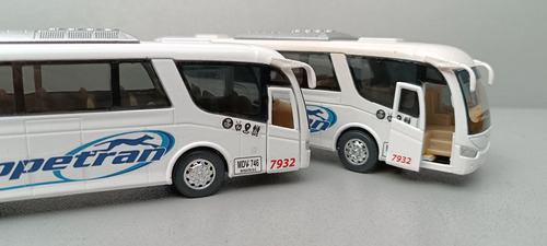 Bus Intermunicipal Coopetran, Escala 1/55, 18cms Largo 