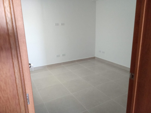 Alquilo Apto De 3 Habitaciones En Bella Vista Prox A La 27 De Febrero.