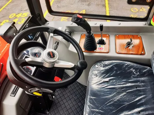 Minicargador Articulado Everun Er15