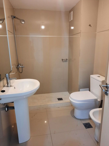 Orden De Venta! Frente, Cocina Definida. Piso 7. Garaje (ref: Igr-414)