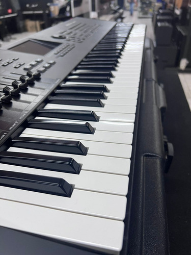 Workstation Yamaha Motif Xf7 Com Case Gator Gkpe88