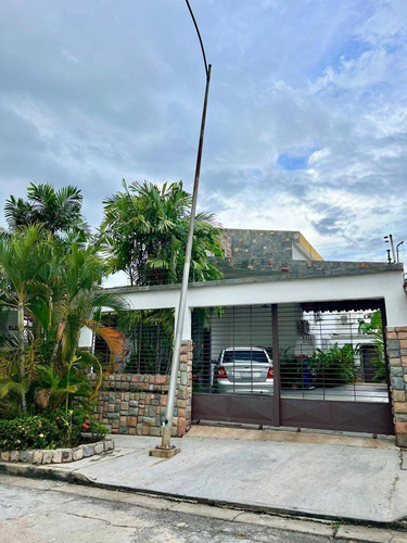 Venta De Casa Quinta Ubicada En El Trigal Norte De Valencia Calle Cerrada Cod 278953