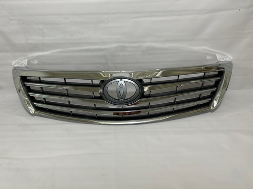 Parrilla Frontal Camioneta Toyota (con Detalle)