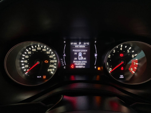Imagem 9 de 12 de Fiat Toro 2.4 Freedom Flex Aut. 4p - 2016-2017