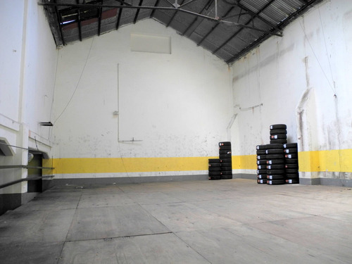 Imagen 4 de 5 de Alquiler - Local Industrial, Galpã³n En Aguada 1342m2 Totales - Paraguay Y Valparaãso