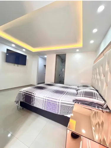 Amplio Apartamento En Laureles.