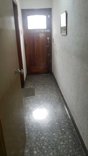 Imagen 2 de 14 de Venta De Casas 3 Ambientes Tipo Ph Al Frente En Caseros