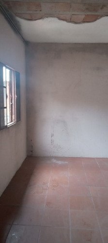 Terreno Com Uma Casa De 4 Cômodos E Um Sobrado De 3 Comodos