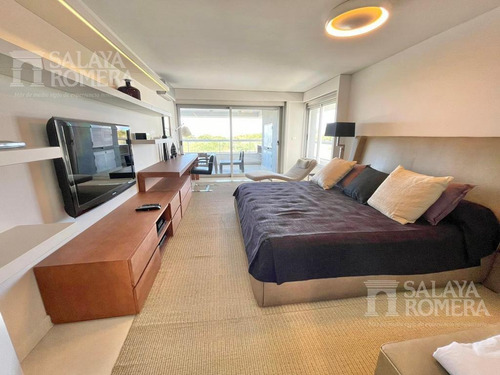 Imagen 17 de 28 de Venta - Apartamento De Categoria , Primera Linea Brava Sap4325120.