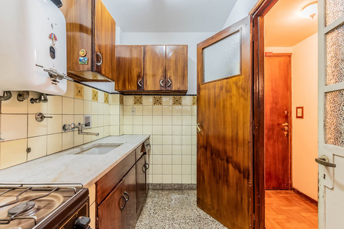 Venta 3 Amb. Patio. Apto Crédito Y Profesional. Caballito Norte.