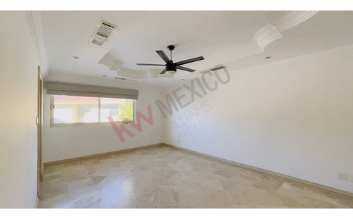 Casa Residencial Frente Área Verde, En La Exclusiva Zona De El Fresno En Torreón