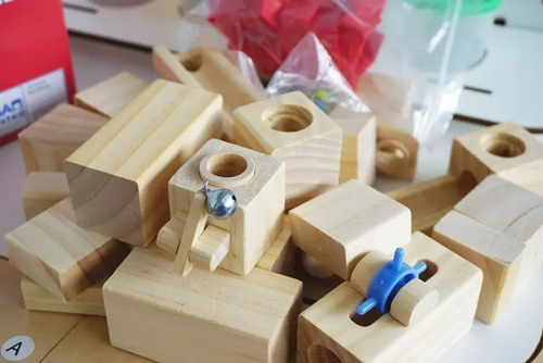 Circuito De Bolitas De Madera Juguete Didáctico Montessori