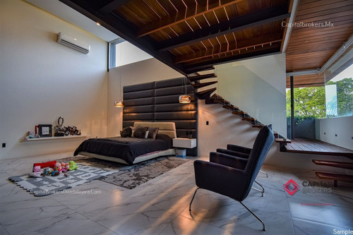 Casa En Venta De Lujo Con Alberca Colinas De San Javier