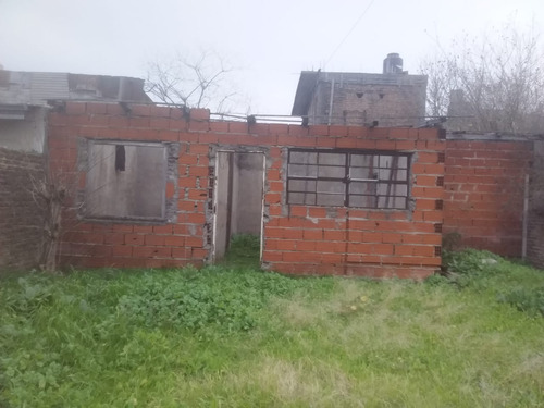 Lote De 10x30 Con Vivienda A Terminar Ar