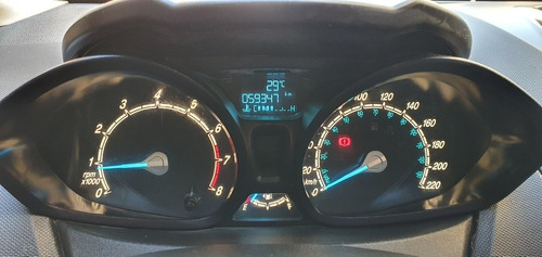 Ford Fiesta Kinetic Design 1.6 Se 120cv 2015