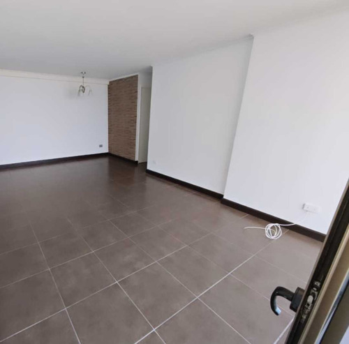Se Vende Dpto En Av. Cerro Paranal 3h 2b. (86096)