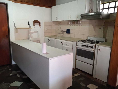 Imagen 6 de 14 de Casa - Lote Propio -4 Amb. Quincho.parrilla -.mucho Espacio