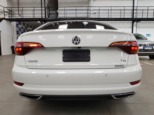 Imagen 20 de 25 de Volkswagen Vento 1.4tsi Highline Tip 0km My22 Dcolores
