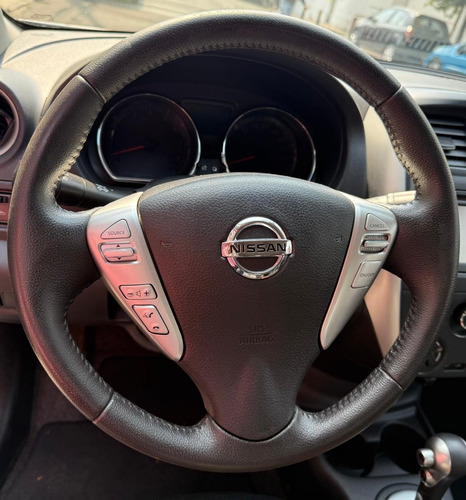 Nissan Versa 1.6 Exclusive L4 At