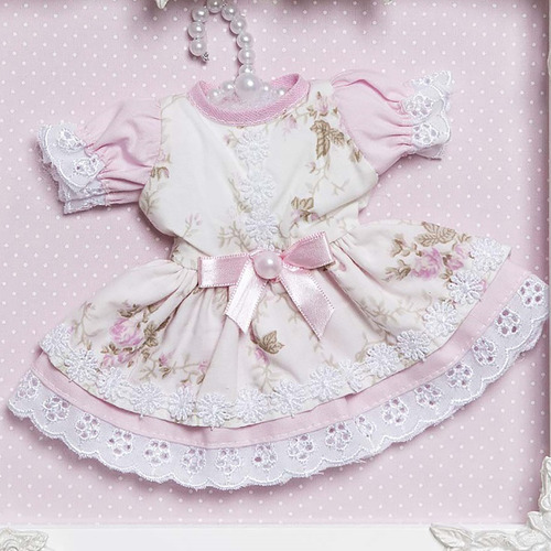 Quadro Com Acrílico Vestido No Cabide Quarto Bebê Infantil