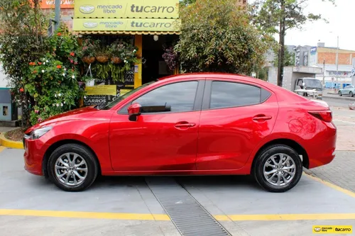 Mazda 2 Touring Sedan 2024