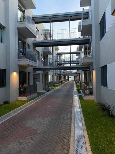 Imagen 3 de 13 de Departamento En Venta De 3 Ambientes Con 2 Cocheras - Banfield