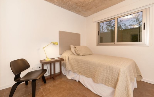 Imagen 7 de 8 de Amplio Apartamento Con Estufa A Leña. 3 Dorm. + Servicio - Q