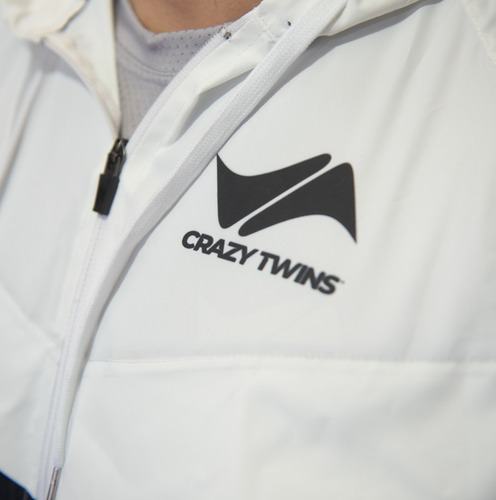 Imagen 3 de 7 de Rompeviento Hoodie Hombre