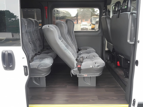 Van Fiat Ducato Executiva Marticar Ano 2019/19 16 Lugares.