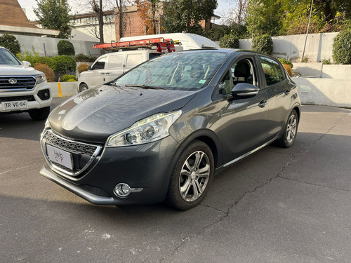 Peugeot 208 Premier 1.2 MT
