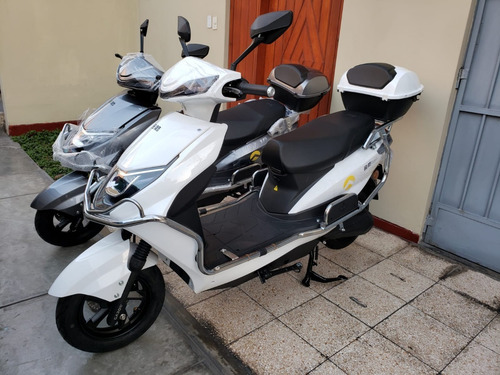 Imagen 6 de 15 de Moto Scooter Electrico Bateria 20ah Autonomia 50km Garantia