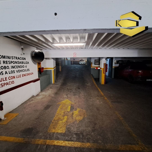 Imagen 2 de 12 de Venta De Cochera Cubierta Centro B