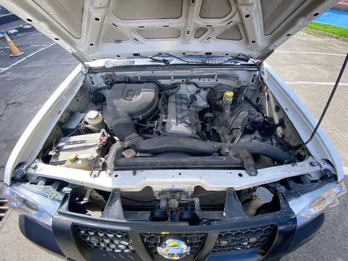 Nissan Frontier Np300 Mt 2.4 4x2