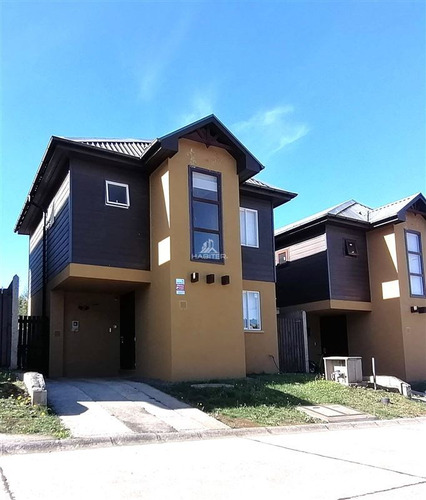 Venta De Casa En Condominio, Hacienda Las Mariposas, Temuco