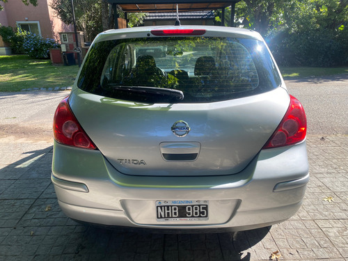 Nissan Tiida 1.8 Visia