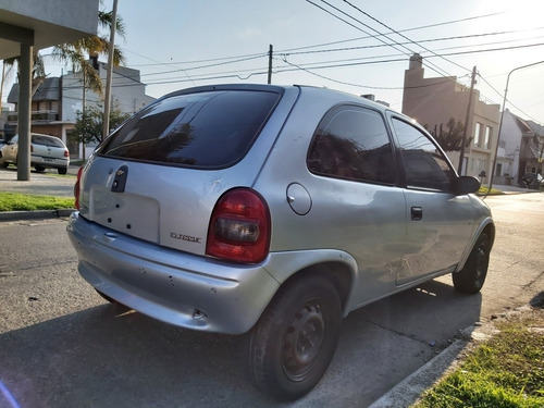 Imagen 3 de 15 de Chevrolet Corsa