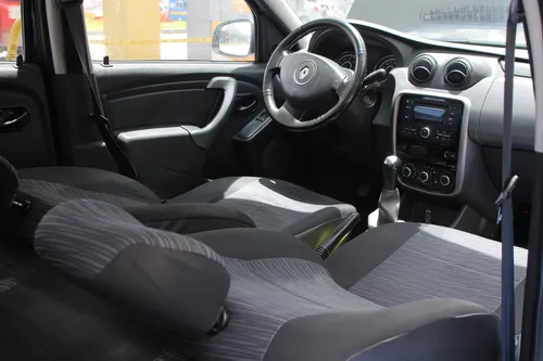 Renault Logan 1.6 Expression 2014