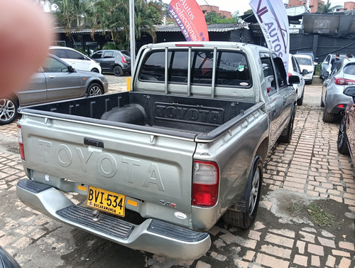 Toyota Hilux 2.4l 4x2