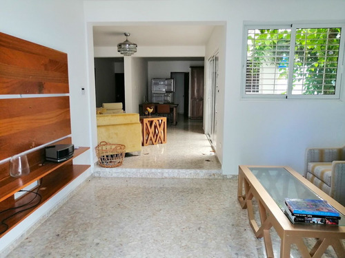 Casa En Venta En Los Cacicazgos