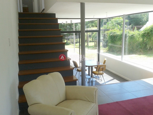 Casa En Venta En Zona Pinares, 2 Dormitorios- Ref: 7069