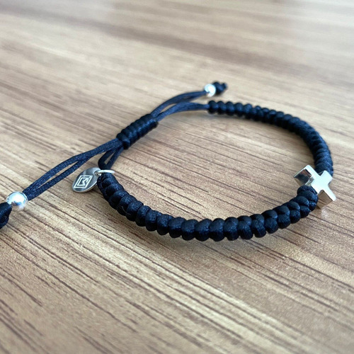 Imagen 5 de 10 de Pulsera Tejida Artesanal Dije De Cruz De Plata 925 Agálea