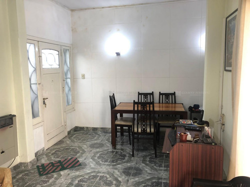 Casa En Venta Ubicado En Lanús Este, Lanús, G.b.a. Zona Sur